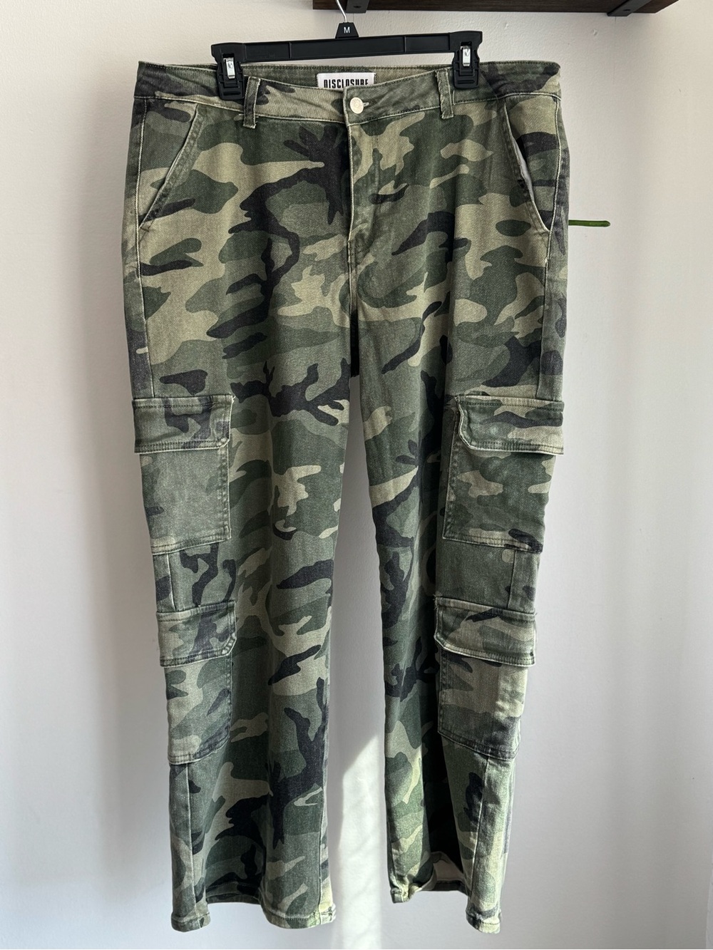 Disclosure-branded women’s camouflage print cargo pants